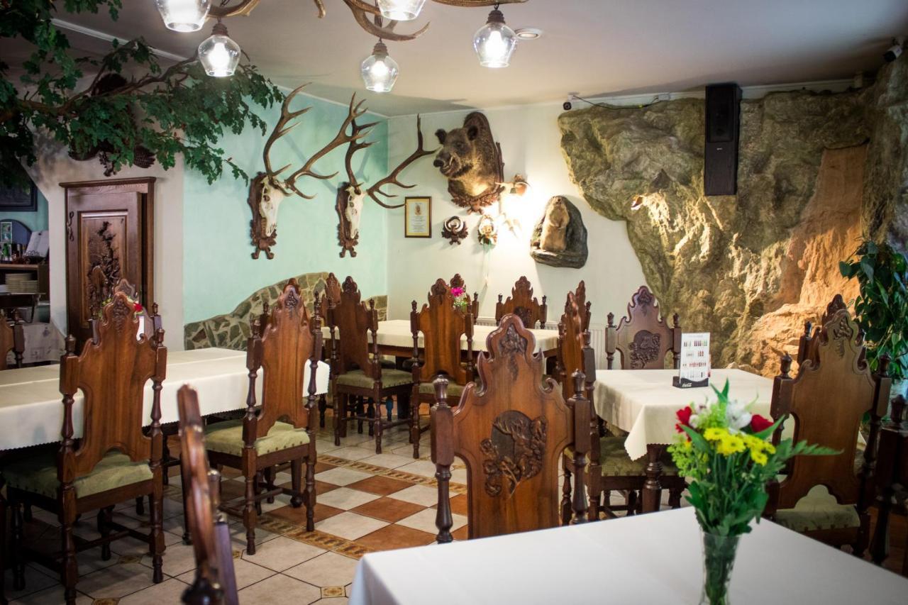 科马尔诺 休伯特瓦尔加旅馆酒店 外观 照片