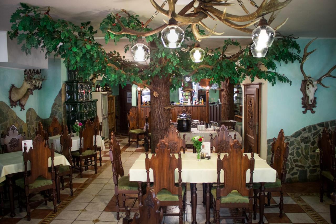 科马尔诺 休伯特瓦尔加旅馆酒店 外观 照片